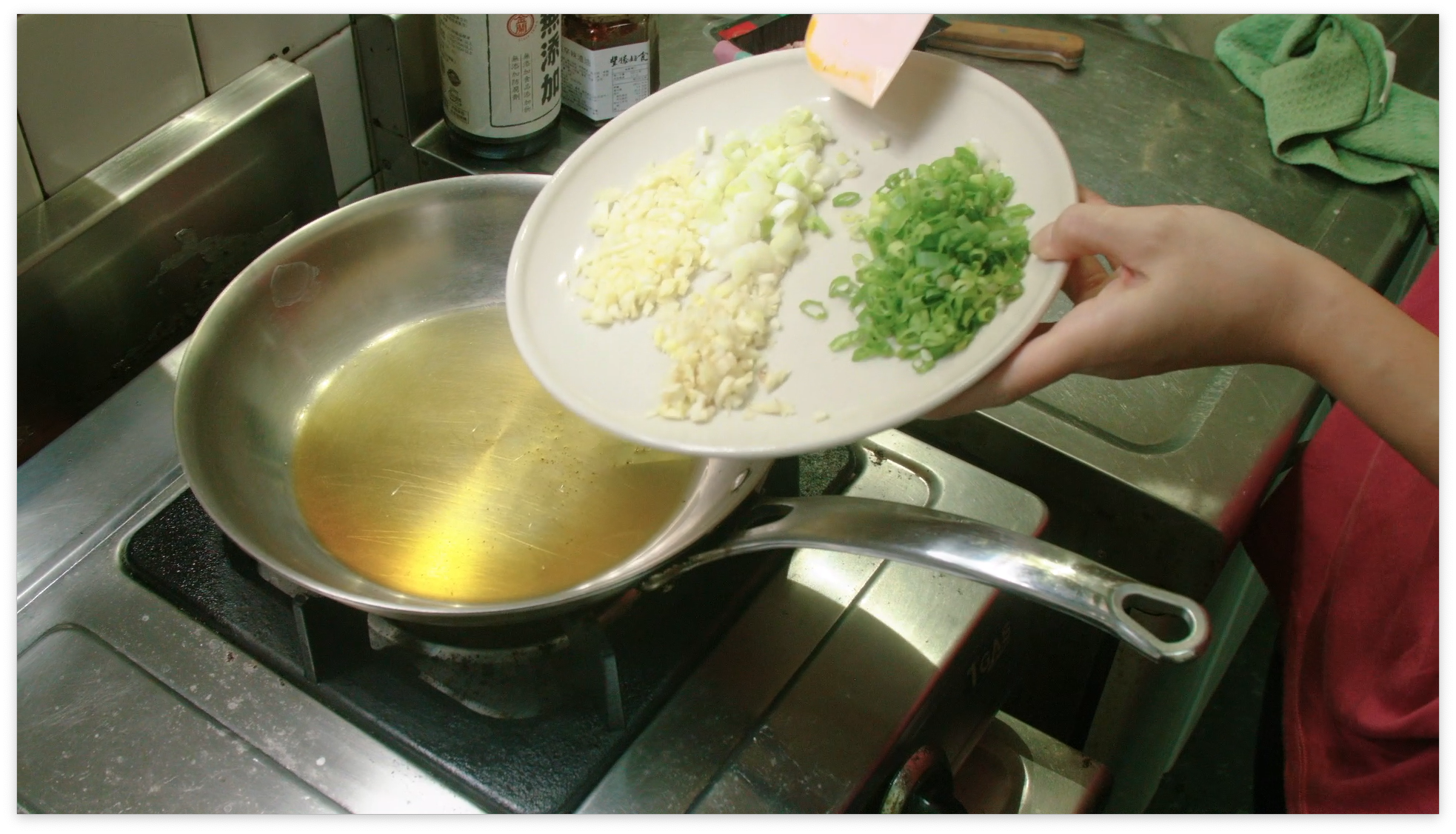 麻婆豆腐拌面的加工步骤