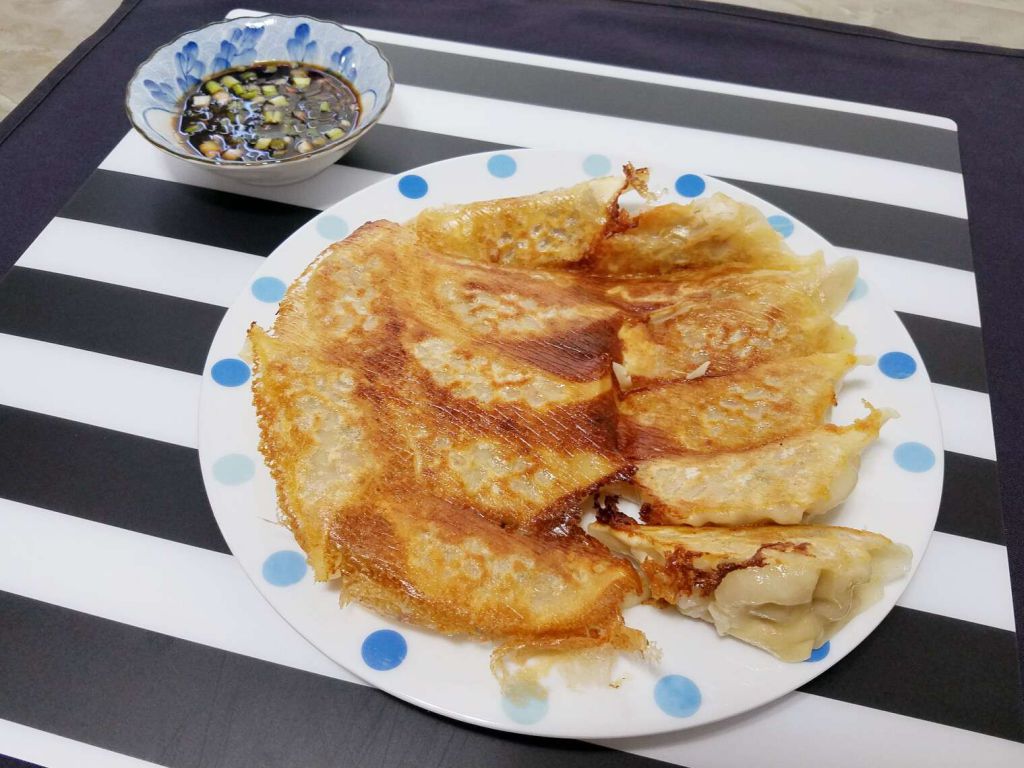 黄金日式煎饺的加工步骤