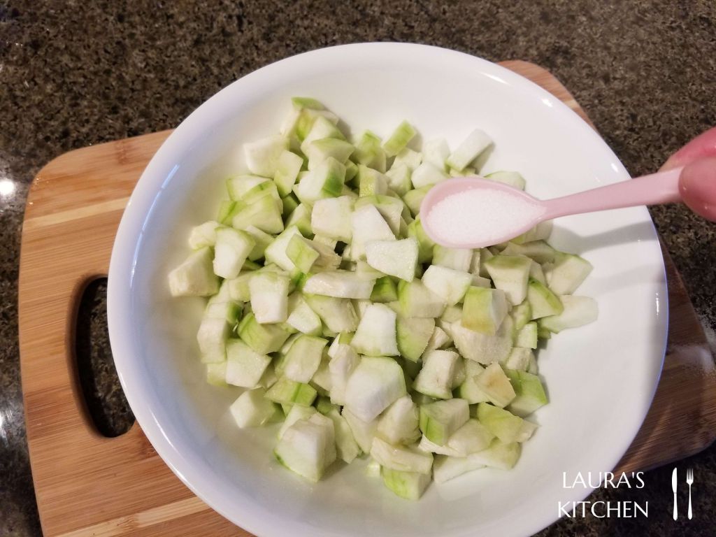 鲜甜多汁的丝瓜鲜虾水饺的加工步骤