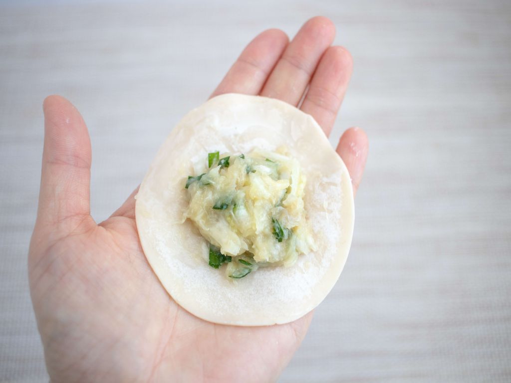 低卡《高丽菜鸡肉水饺》的加工步骤