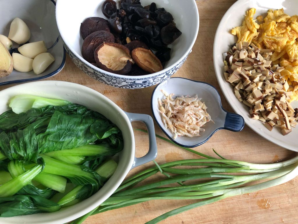 青菜鸡蛋素水饺的加工步骤