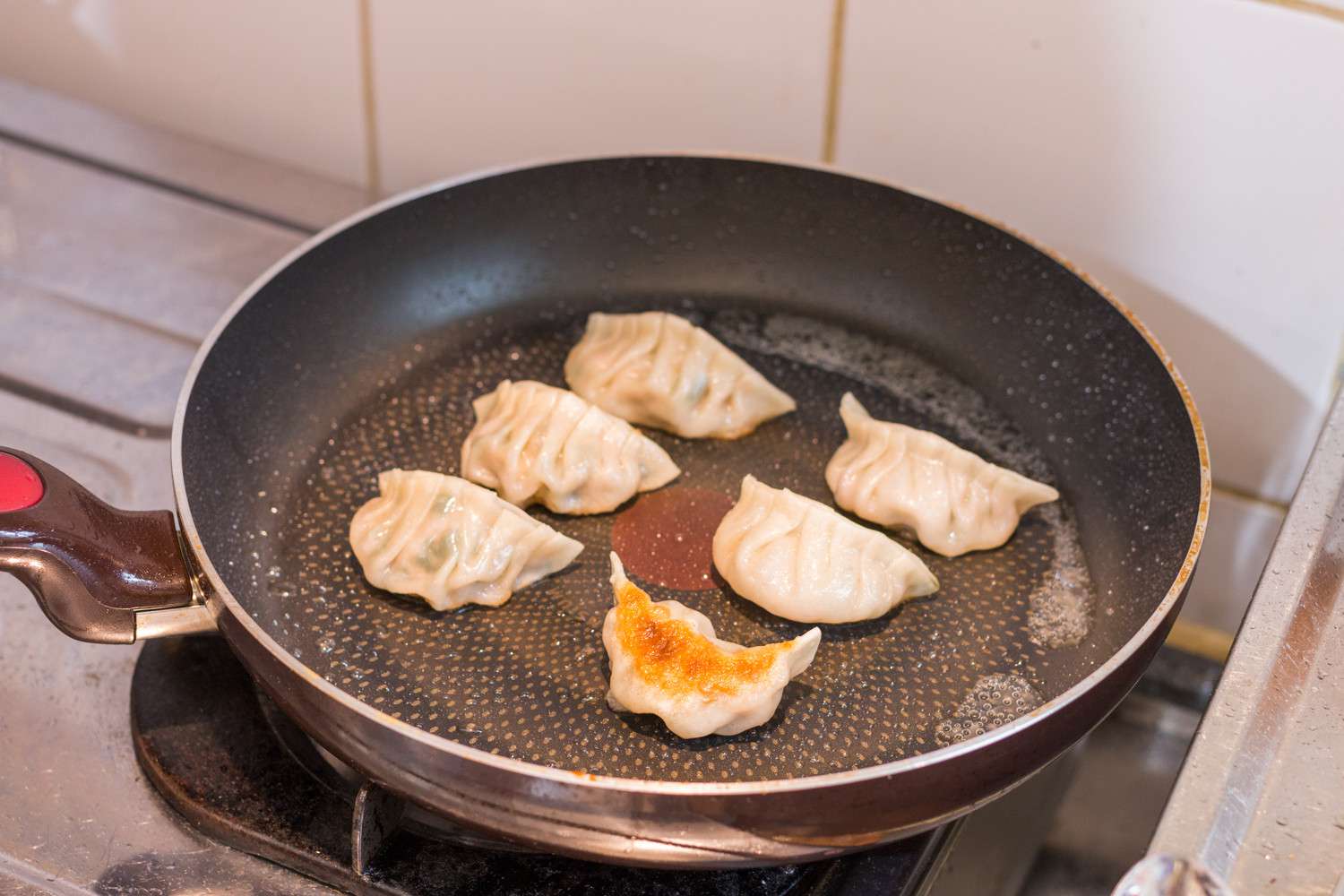 猪肉韭菜饺（水饺和煎饺）的加工步骤