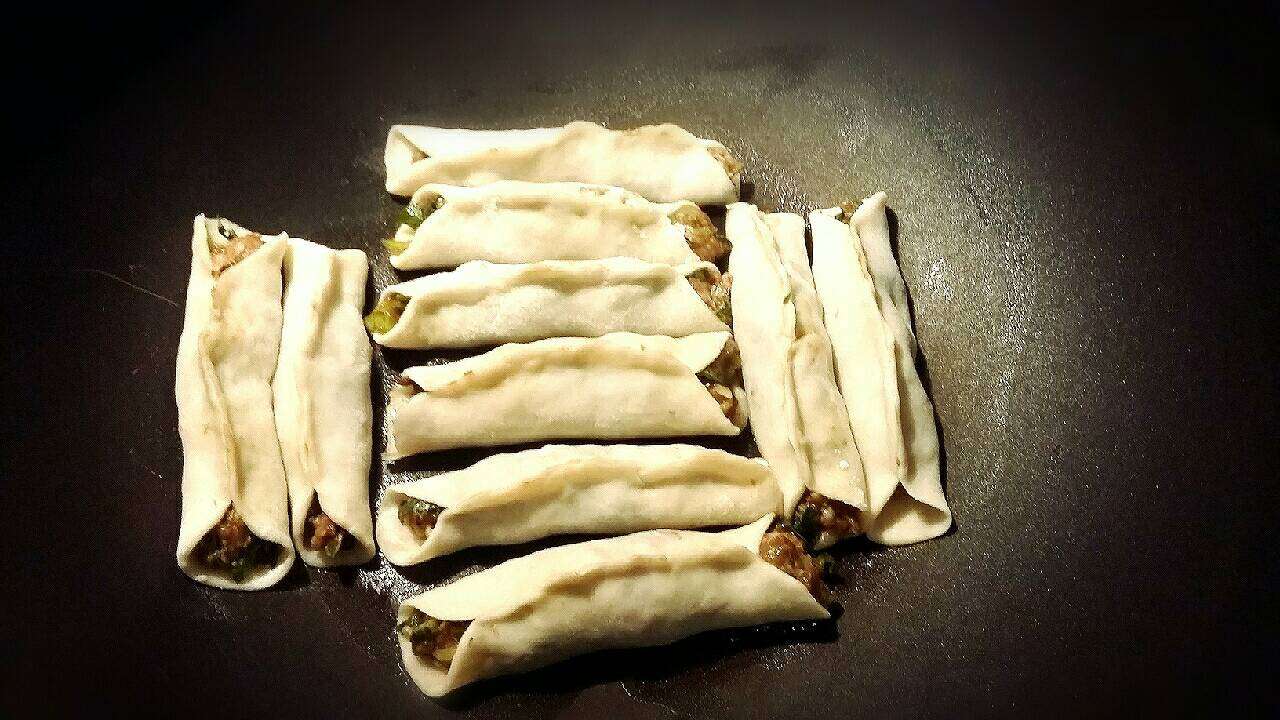 菜肉锅贴【酥脆】的加工步骤