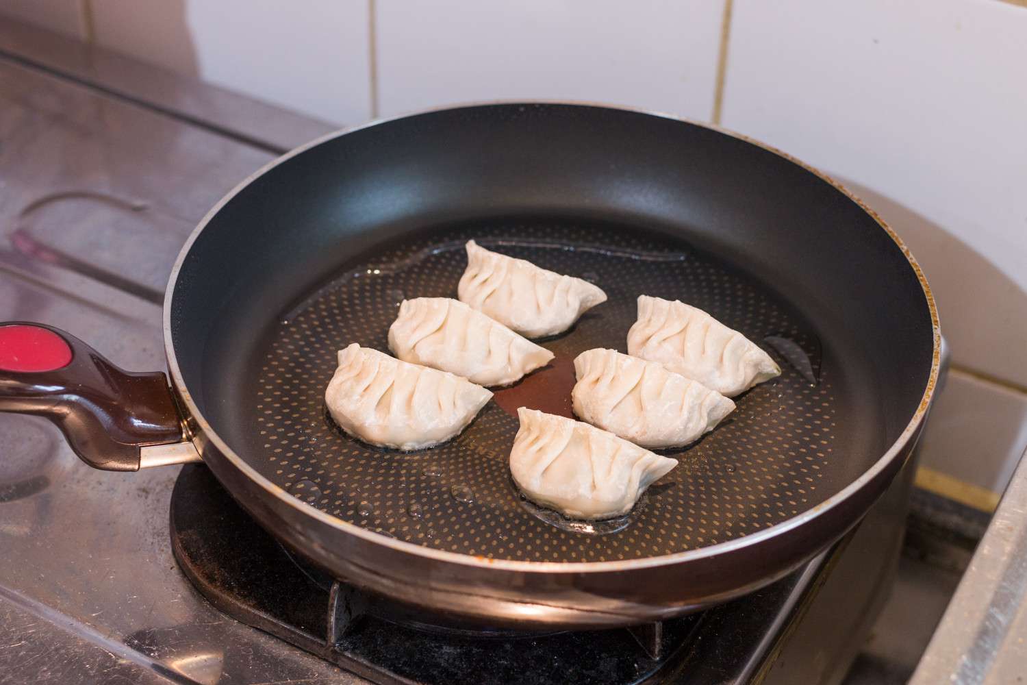 猪肉韭菜饺（水饺和煎饺）的加工步骤