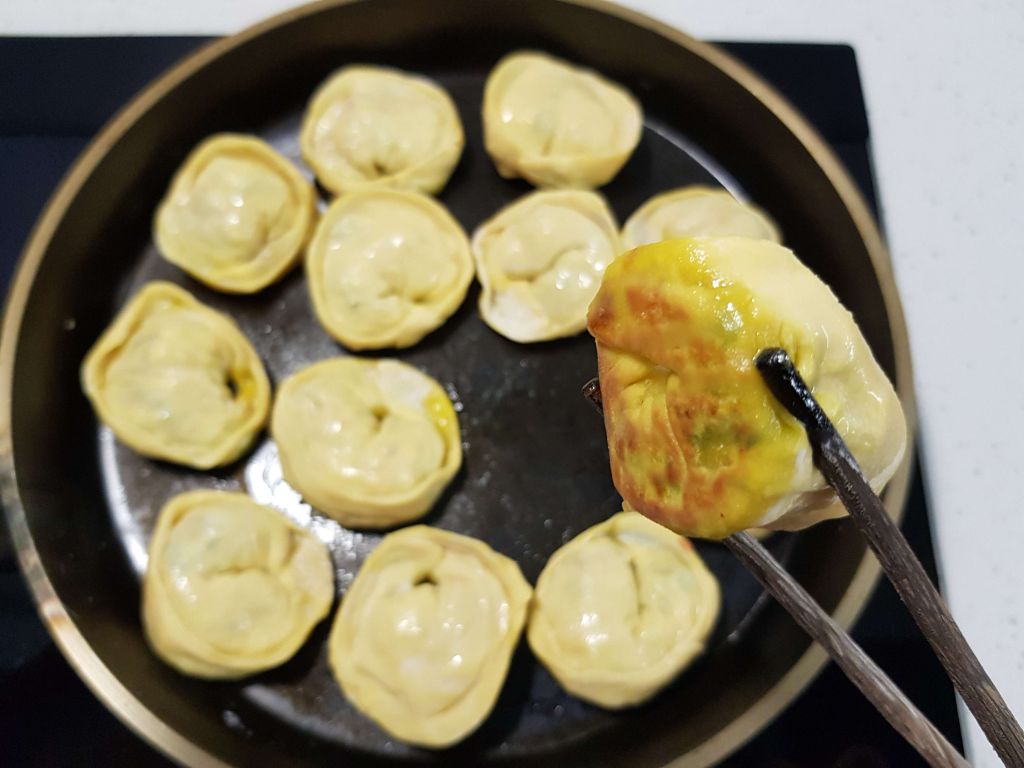 黄金鲑鱼饺子的加工步骤