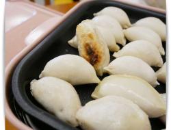 电烤盘「煎饺」免开火也一样恰恰好吃 ♪