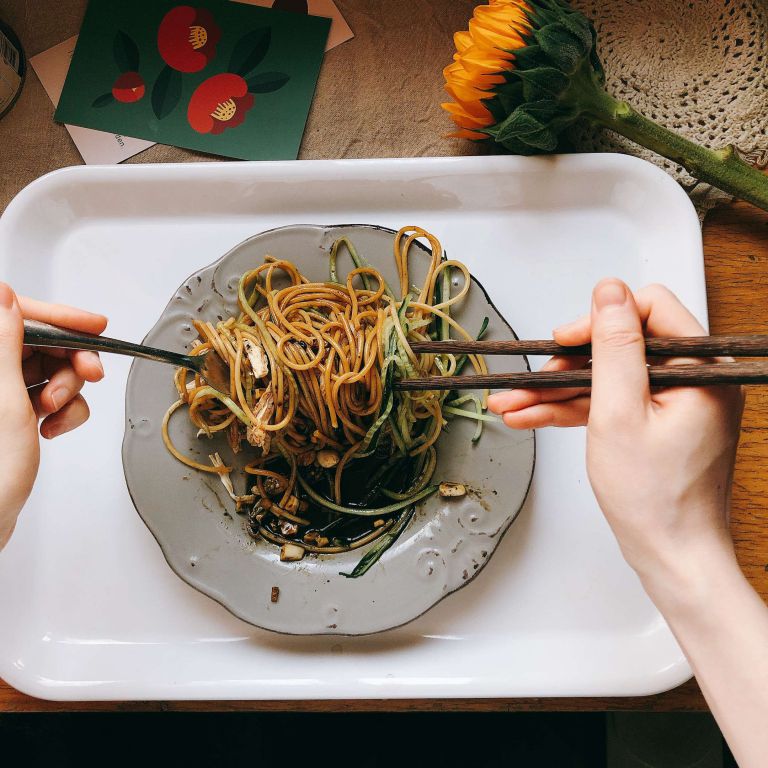 「鲜香爽口」芝麻酱鸡丝凉面的加工步骤