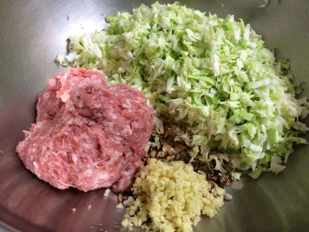 【菜肉馄饨】作法的加工步骤