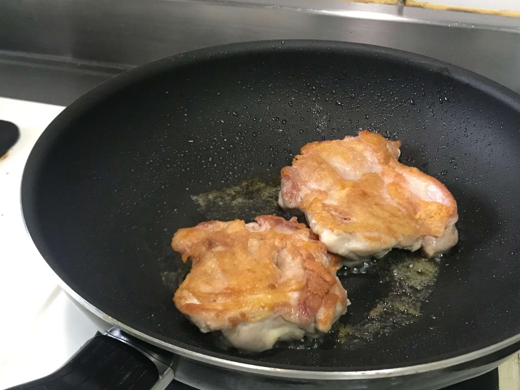 红椒鸡肉抓饭的加工步骤