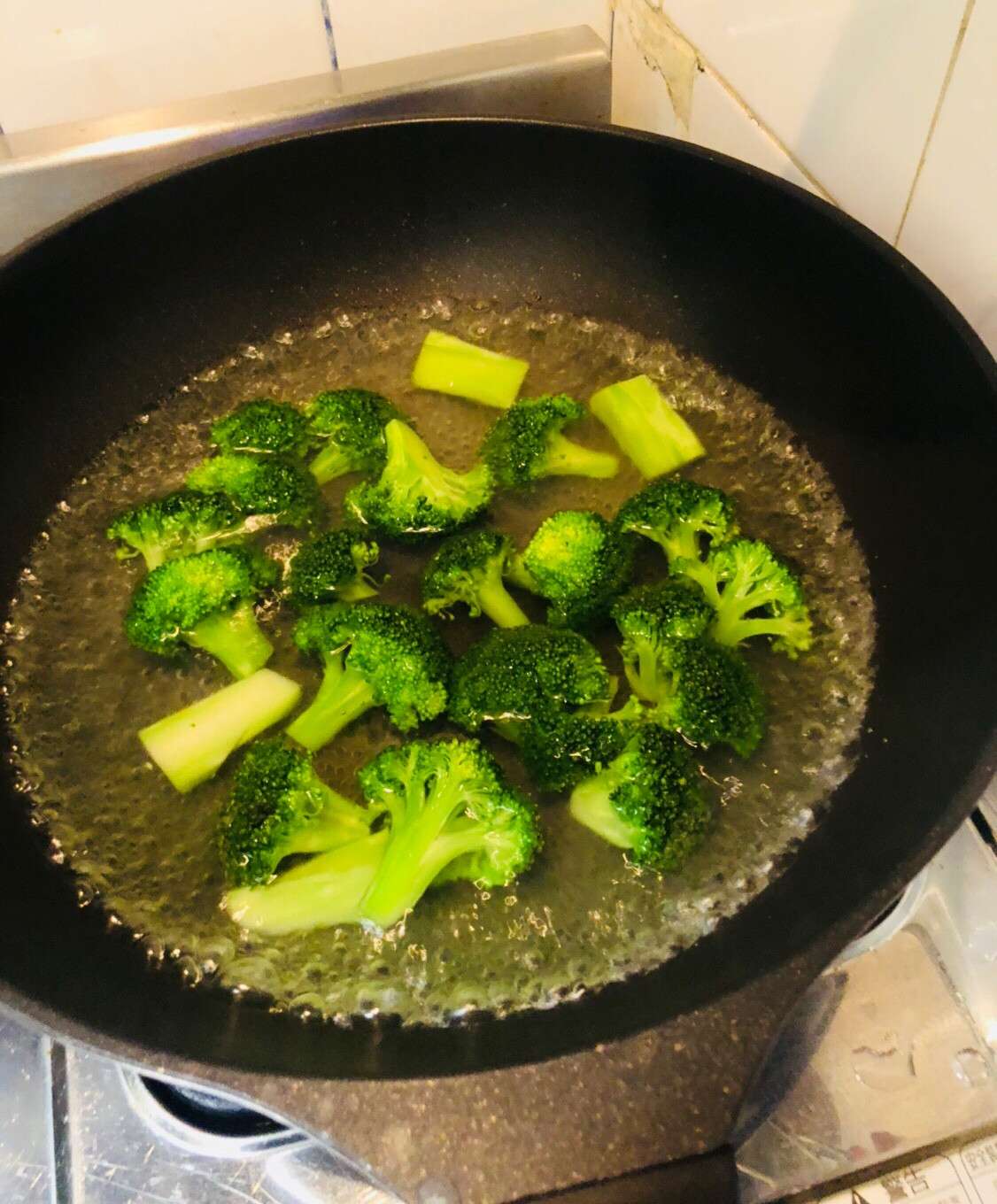 一锅到底奶油鸡腿肉饭的加工步骤