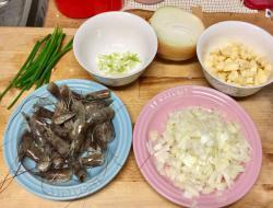 黑胡椒奶油蒜虾饭（铸铁锅料理-炖饭）