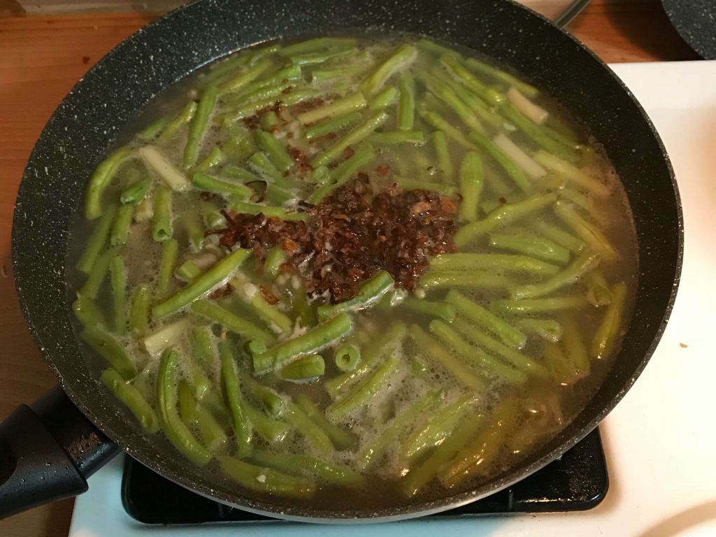 古早味菜豆排骨粥的加工步骤