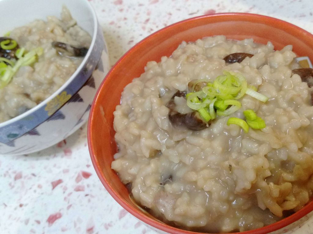 【古早味香菇芋头粥】绵密的煮法，一定要学的加工步骤