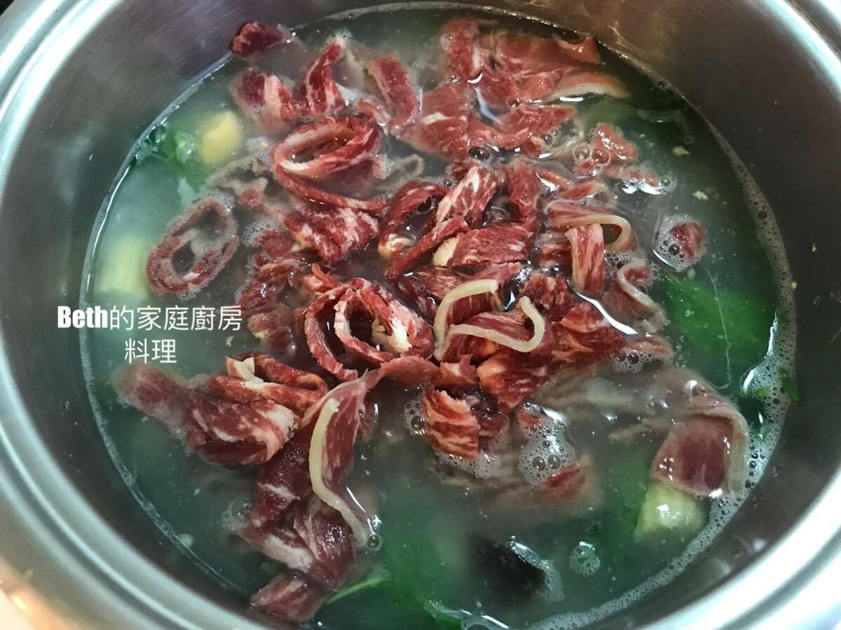 金银蛋瘦肉粥的加工步骤