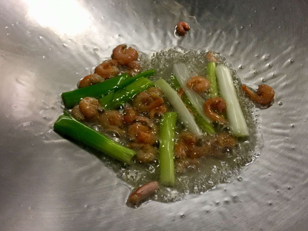 香菇肉丝高丽菜粥的加工步骤