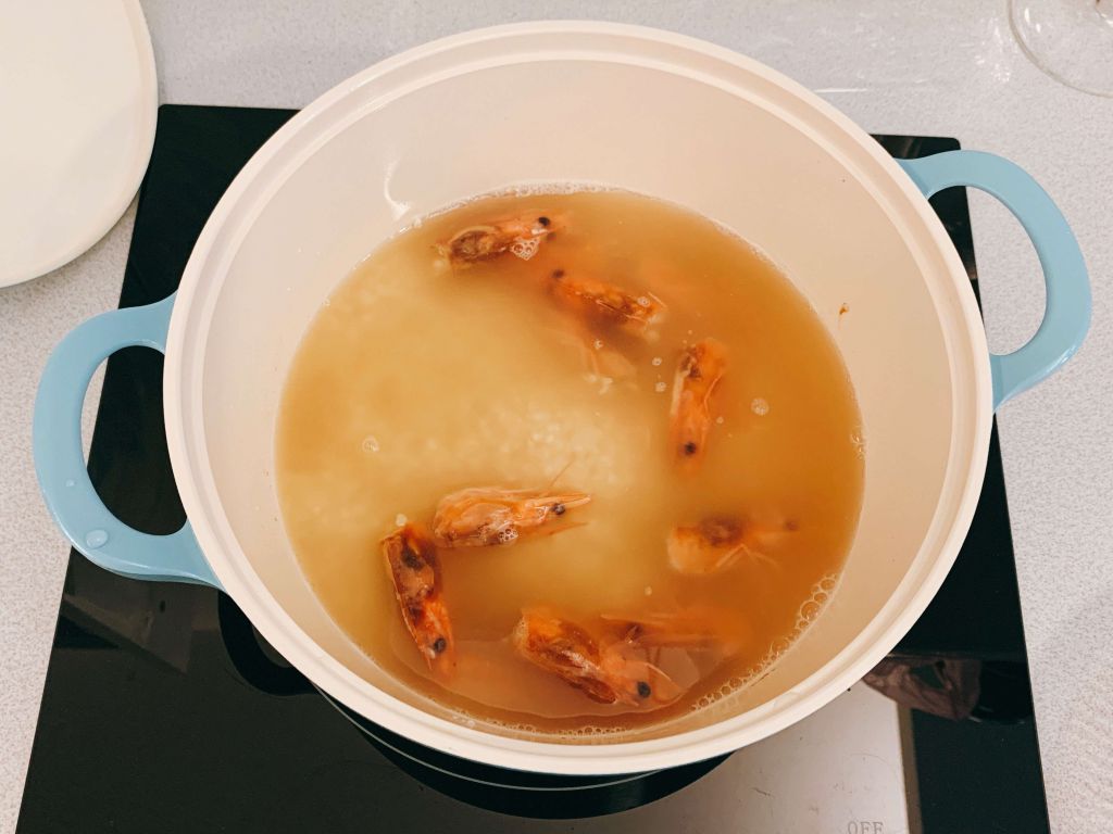 好虾🦐浓虾味海鲜粥的加工步骤