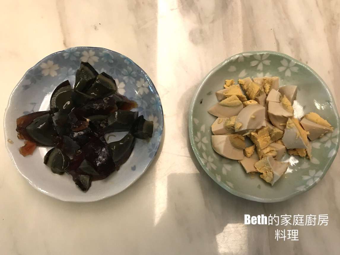 金银蛋瘦肉粥的加工步骤