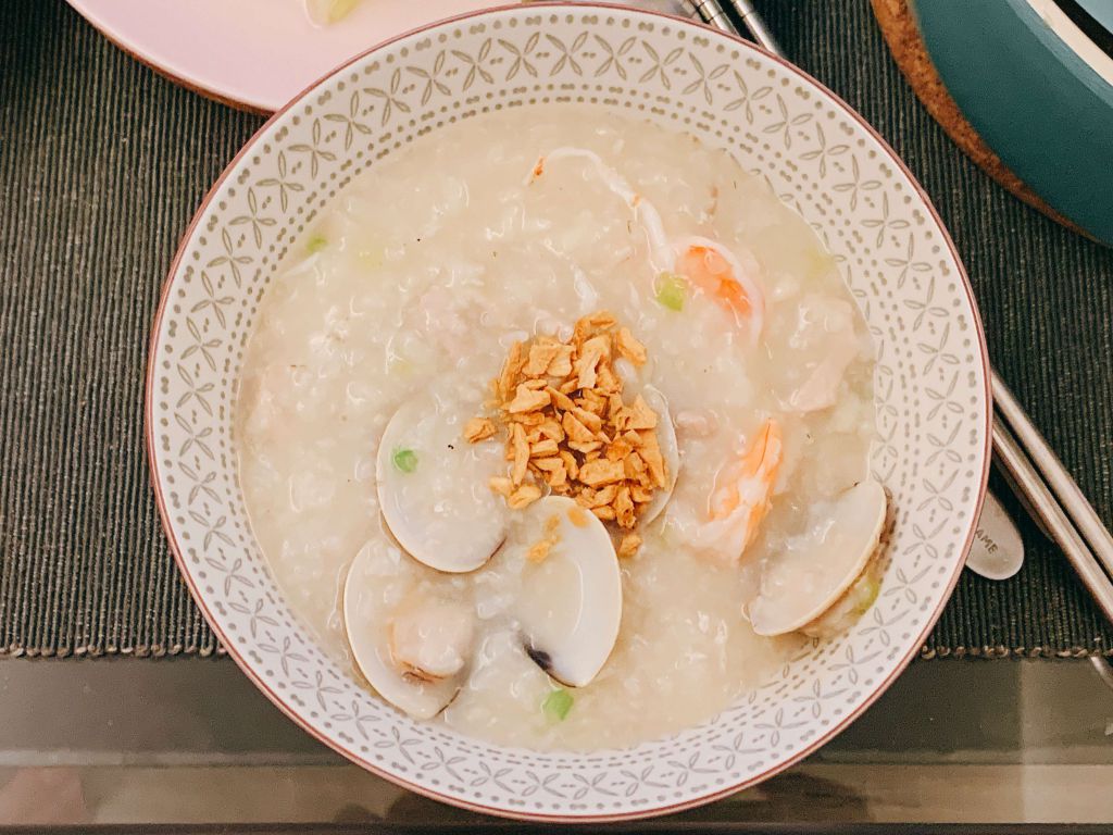 好虾🦐浓虾味海鲜粥的加工步骤