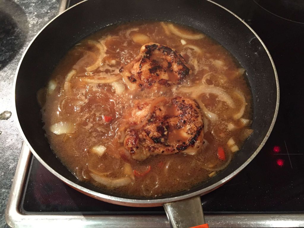 有灵魂👀的鸡丼🐔的加工步骤