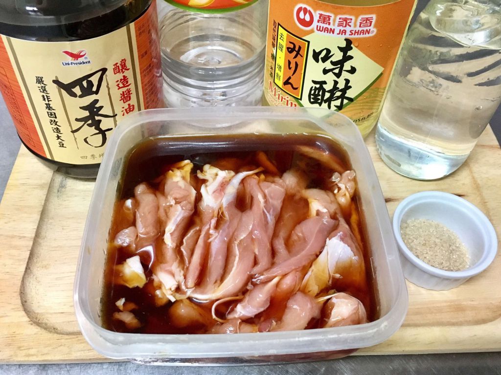 10分钟出好菜，照烧鸡腿排丼饭的加工步骤