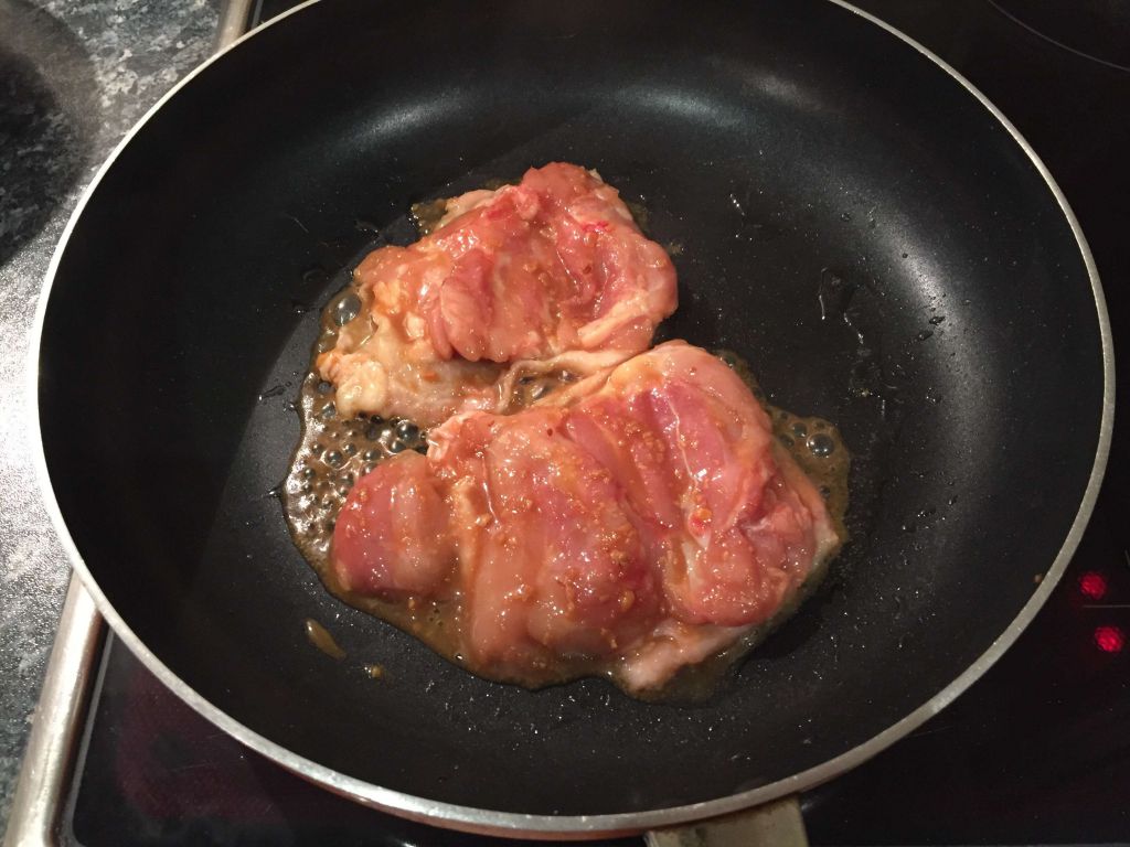 有灵魂👀的鸡丼🐔的加工步骤