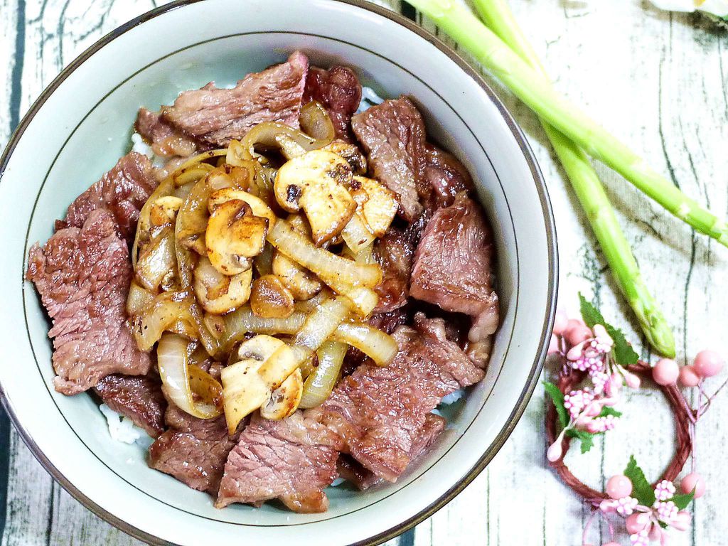 牛小排丼饭的加工步骤