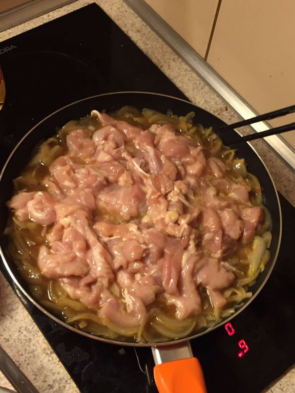 鸡肉亲子丼的加工步骤