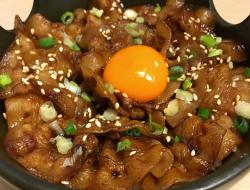 日式烧肉丼（烧肉饭）