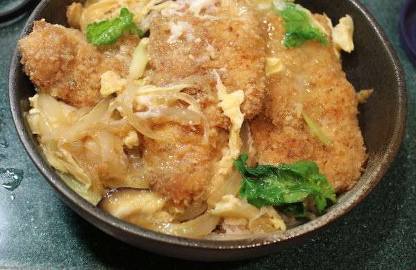 鸡排盖饭チキンカツ丼（免炸）的加工步骤