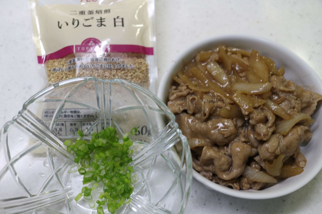 日式丼饭猪肉片的加工步骤