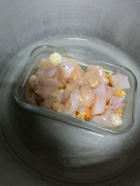 电锅轻松做南瓜鸡肉炖饭的加工步骤