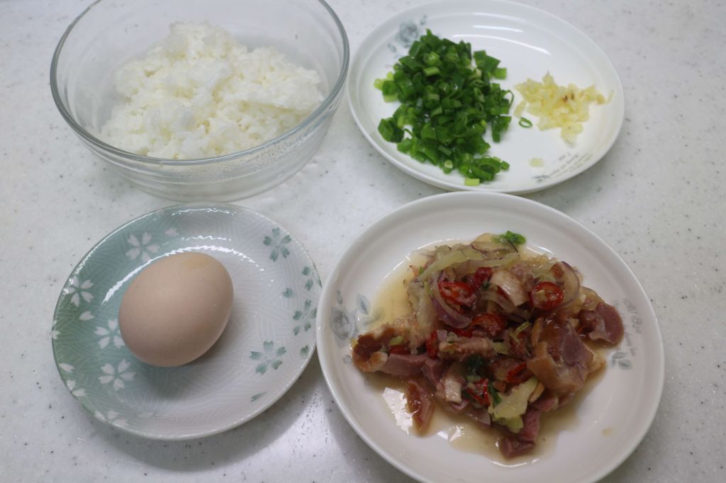 鸭赏蛋炒饭的加工步骤