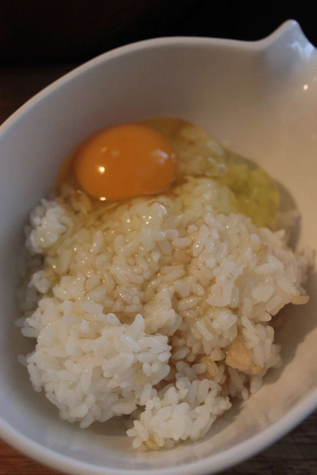 三样食材制作美味炒饭-蒜香黄金炒饭的加工步骤