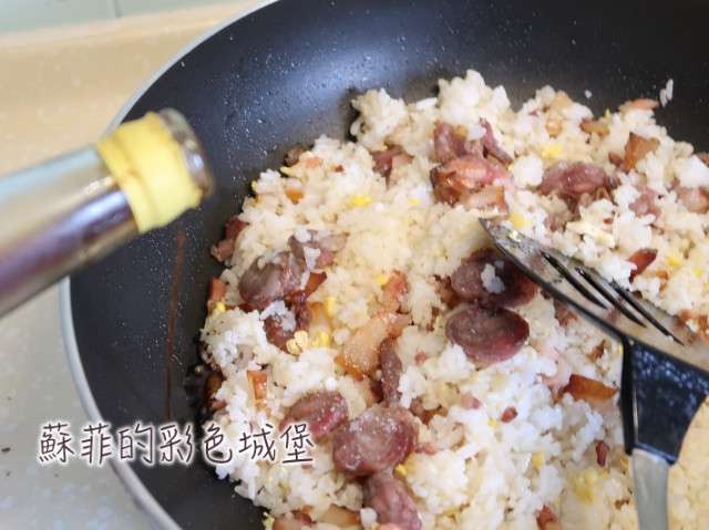 『腊味蒜香炒饭』美味的一锅到底清冰箱料理的加工步骤