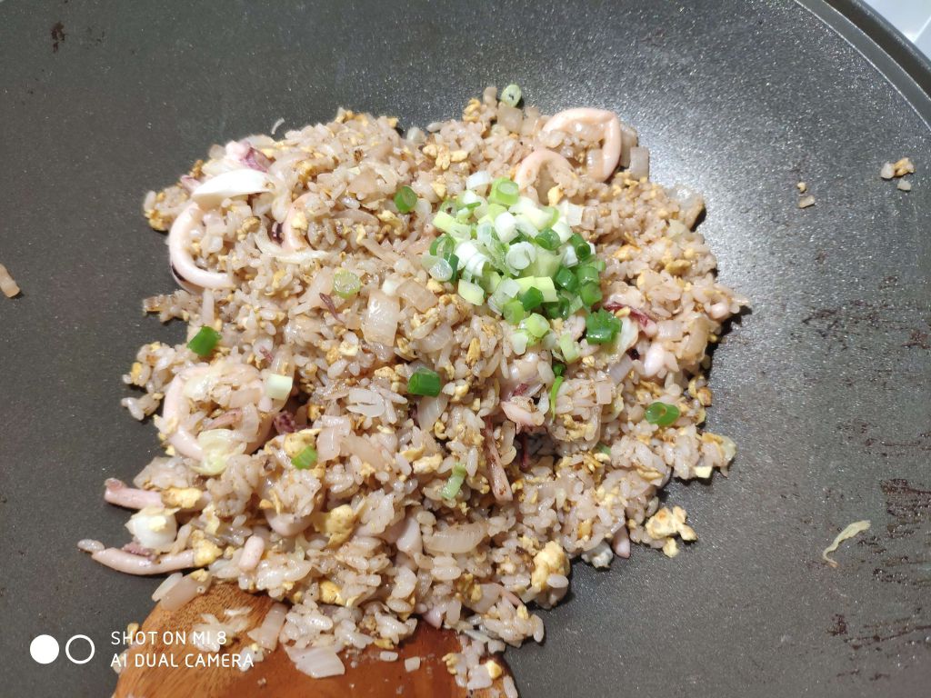 菜多多小管炒饭(高丽菜、洋葱)的加工步骤