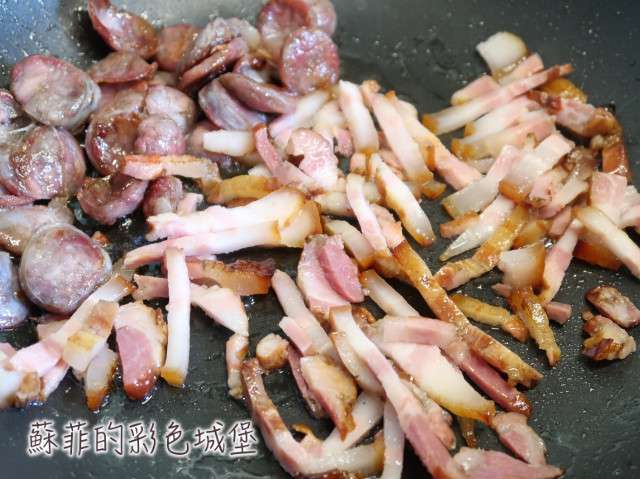 『腊味蒜香炒饭』美味的一锅到底清冰箱料理的加工步骤