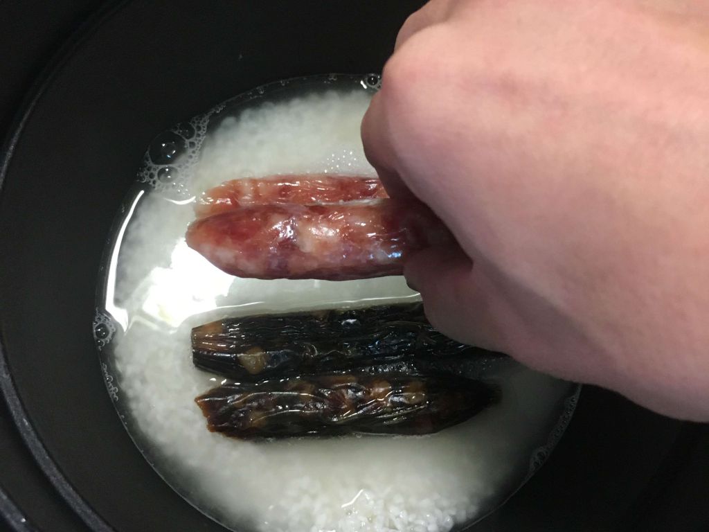 腊味炒饭+白菜鲜蒸的加工步骤