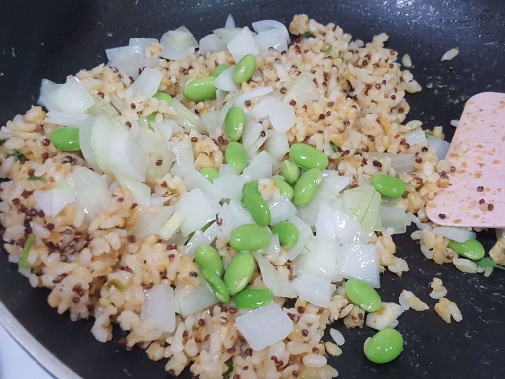 料多多鲑鱼黄金蛋炒饭的加工步骤