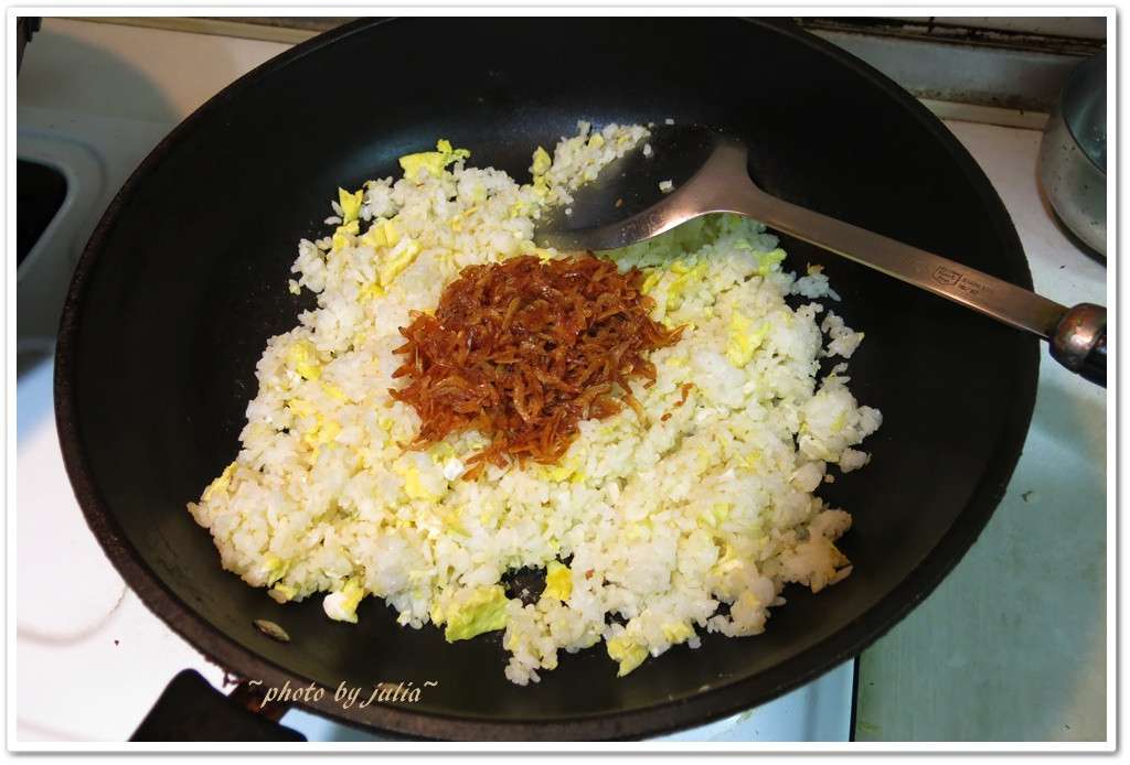 [樱花虾炒饭]炒饭好吃关键的加工步骤