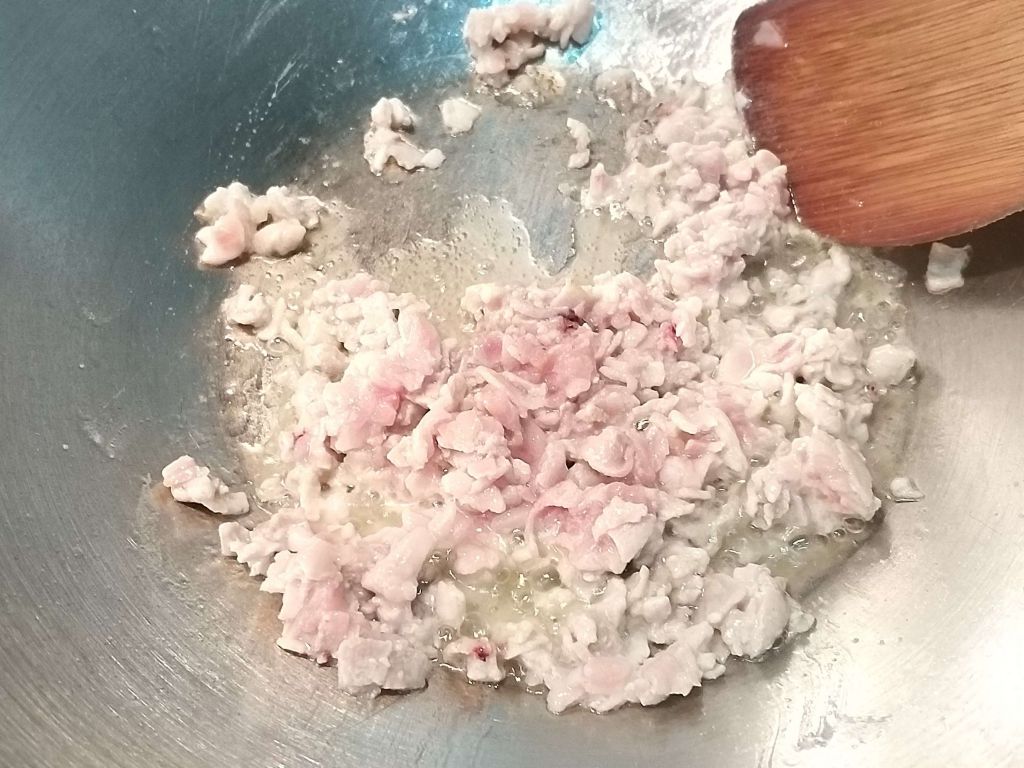 蕃茄酱肉末炒饭的加工步骤