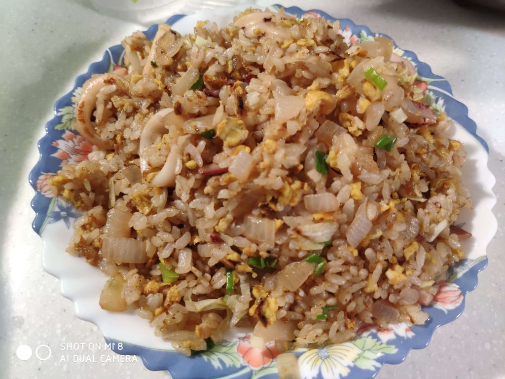 菜多多小管炒饭(高丽菜、洋葱)的加工步骤