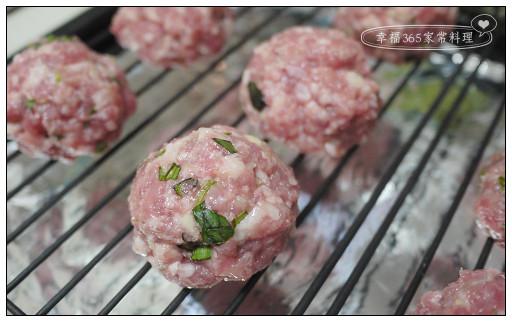 绿咖哩塔香肉丸+姜黄饭〔夏普水波炉料理〕的加工步骤