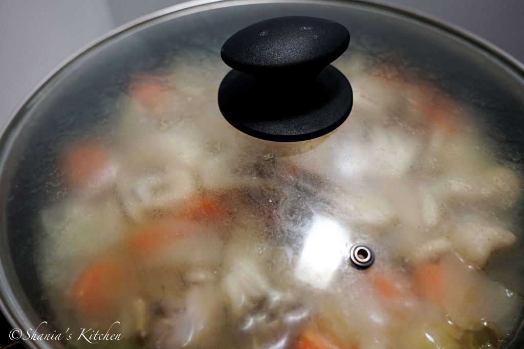 日式菇菇香浓咖哩鸡肉丼的加工步骤