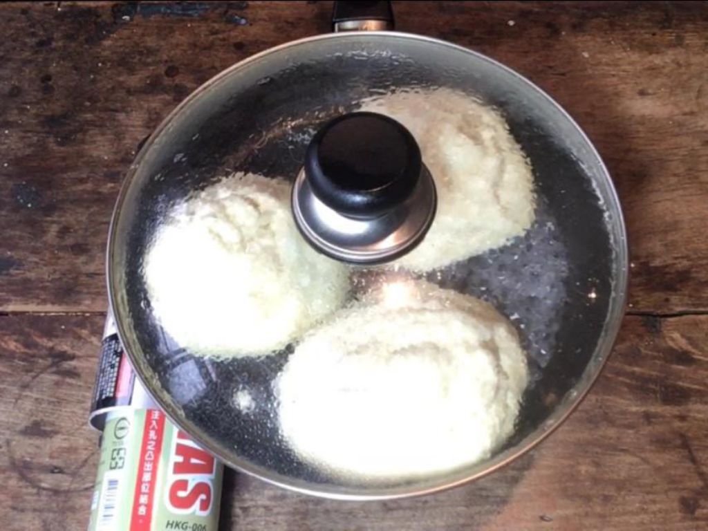 日式抹茶红豆舒芙蕾松饼的加工步骤