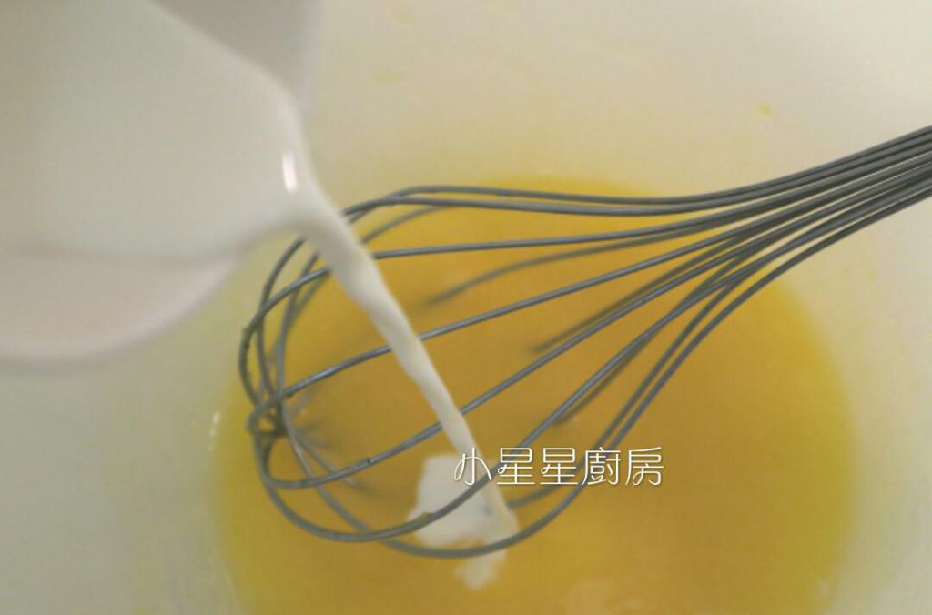 乳牛纹鲜奶油蛋糕卷的加工步骤