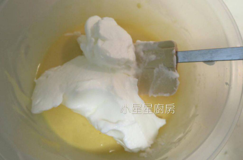 乳牛纹鲜奶油蛋糕卷的加工步骤