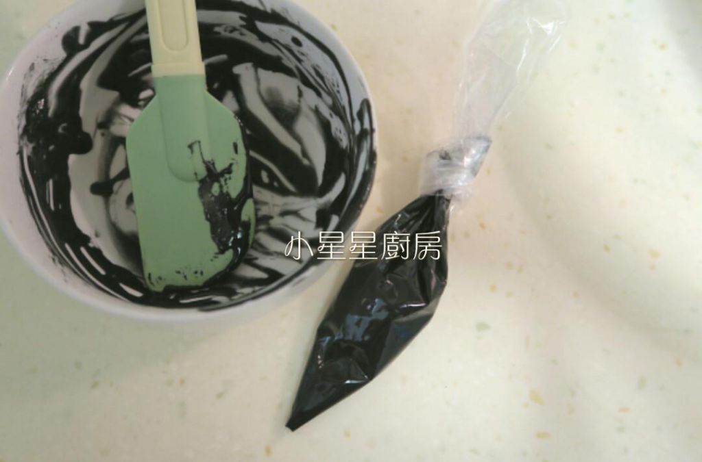 乳牛纹鲜奶油蛋糕卷的加工步骤