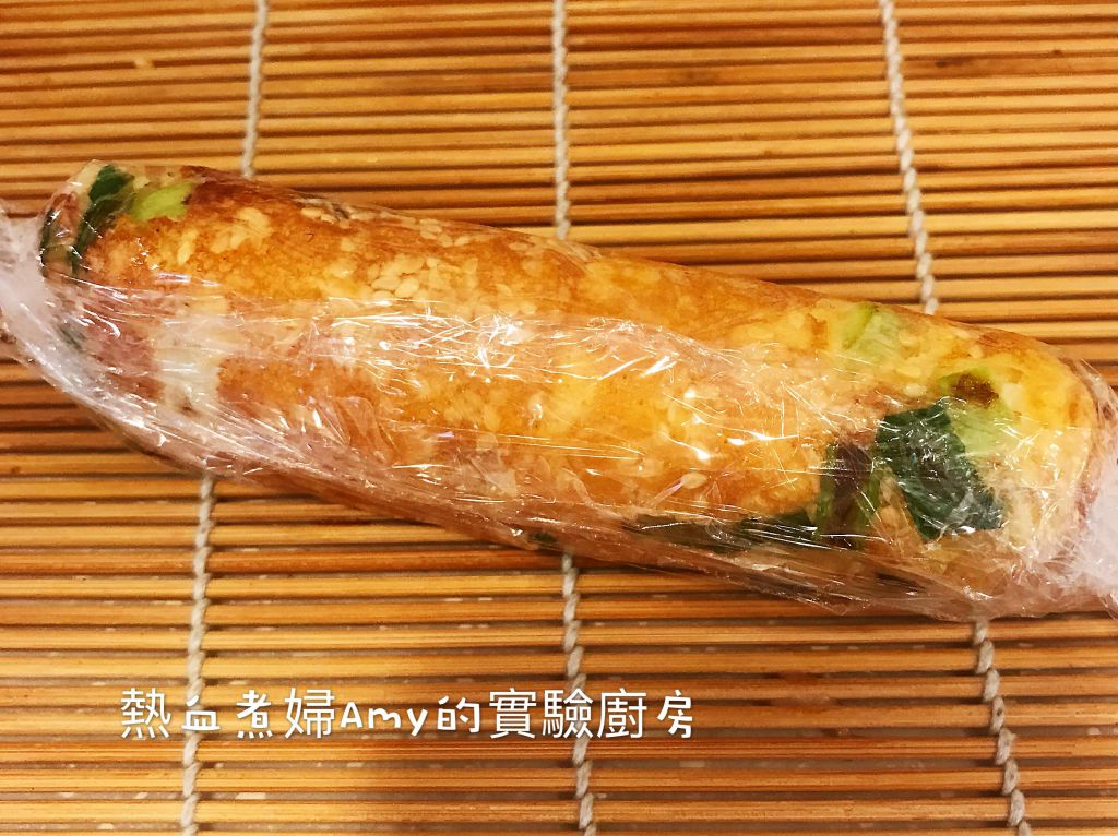 （用玉子烧锅做）香葱肉松蛋糕卷的加工步骤