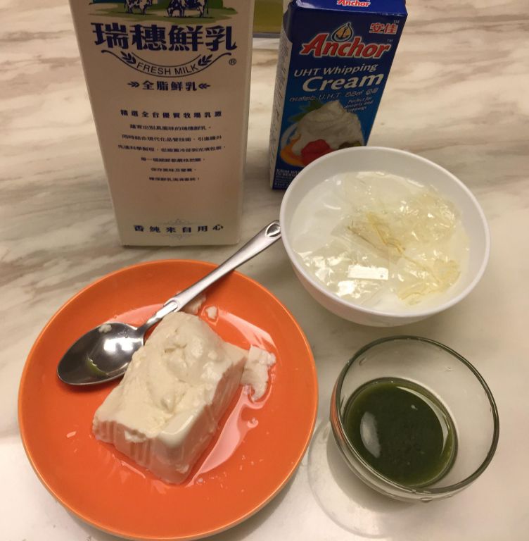 抹茶豆腐奶酪 + 抹茶冻～冰拼盘的加工步骤