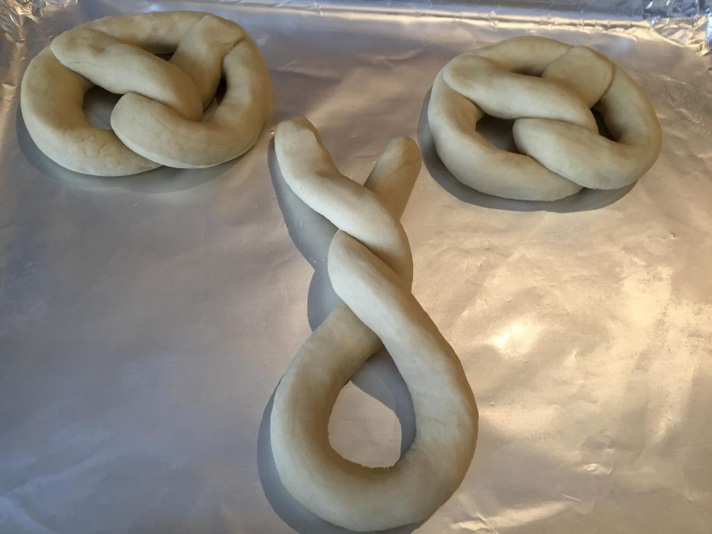 纾压烘培~德国纽结饼 Pretzel的加工步骤